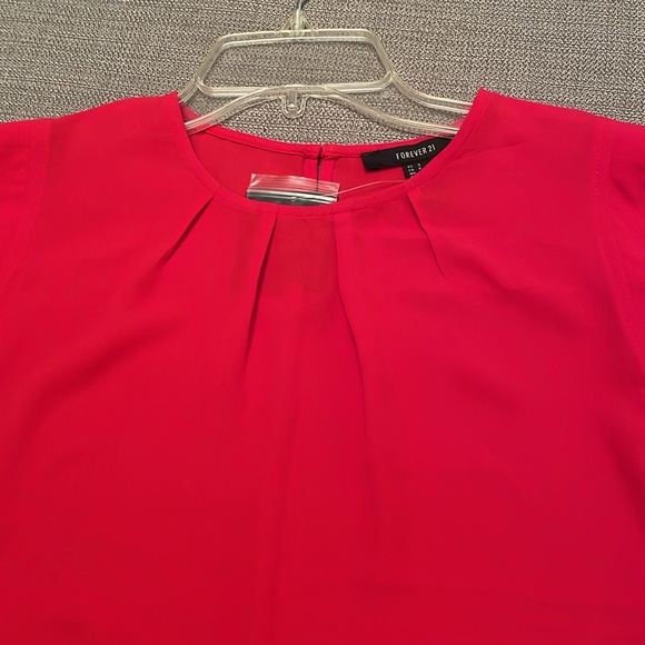 NWT FOREVER 21 Red Sleeveless Top with Curved Hem Lines Small - Picture 10 of 13